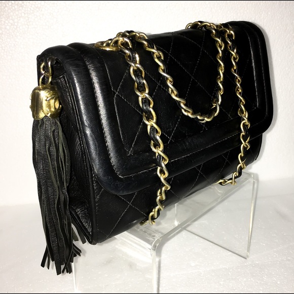 🔥Chanel Lambskin Quilted Flap🔥 Priced to sell! - Picture 3 of 8